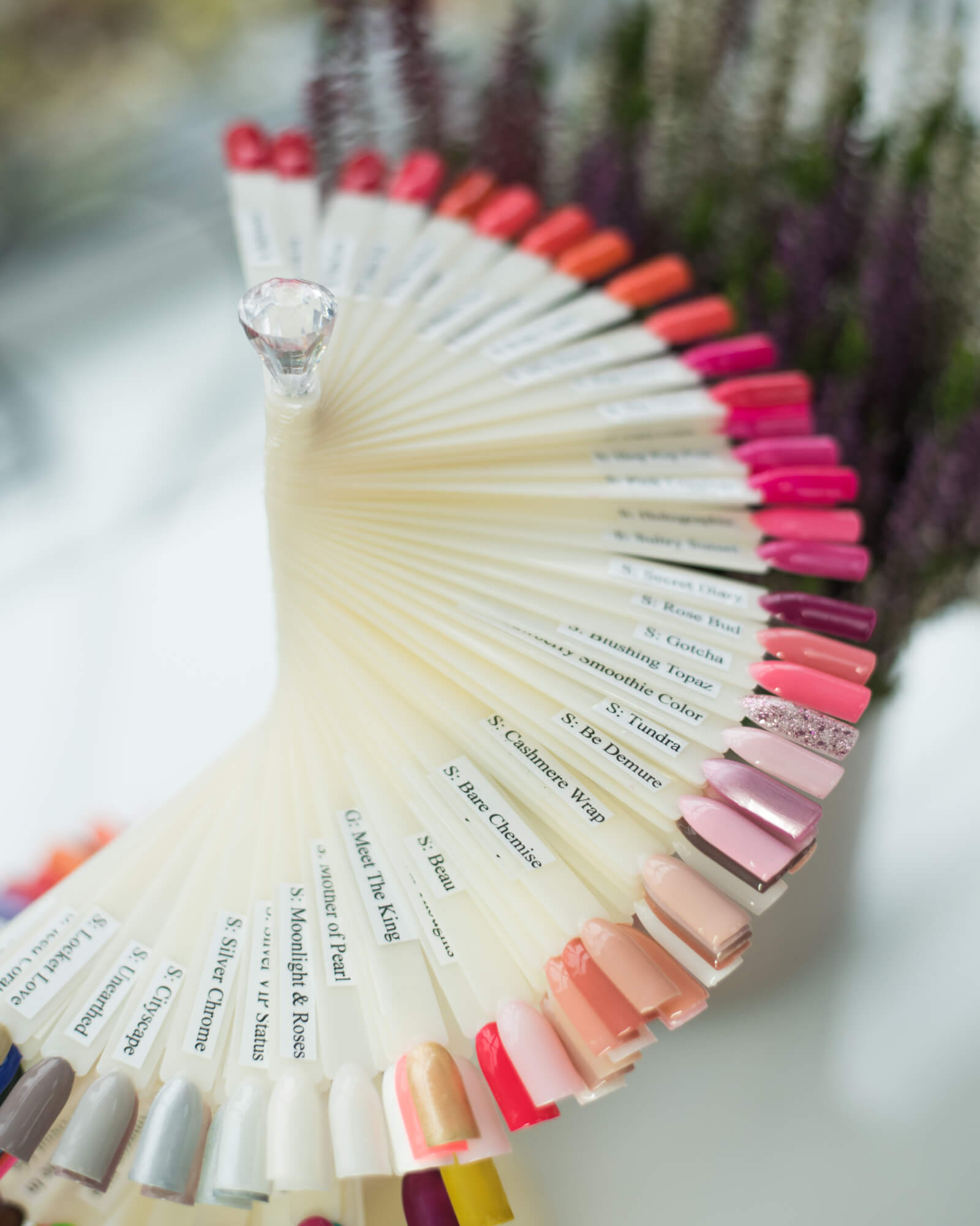 Gama kolorów manicure klasycznego