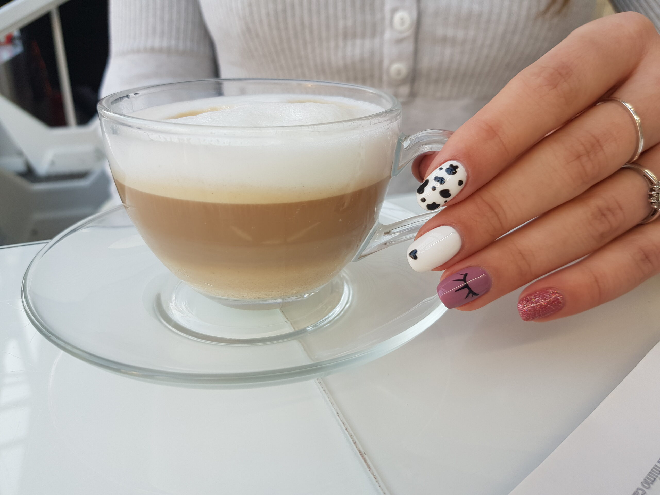Effect of Coffee on Nails - Caffeinated Nails Are Not a Good Look
