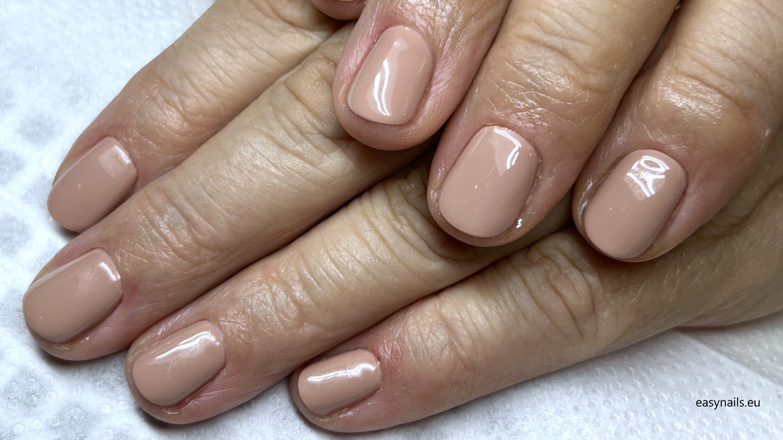 Nail Colors and Inspirations for a Navy Dress