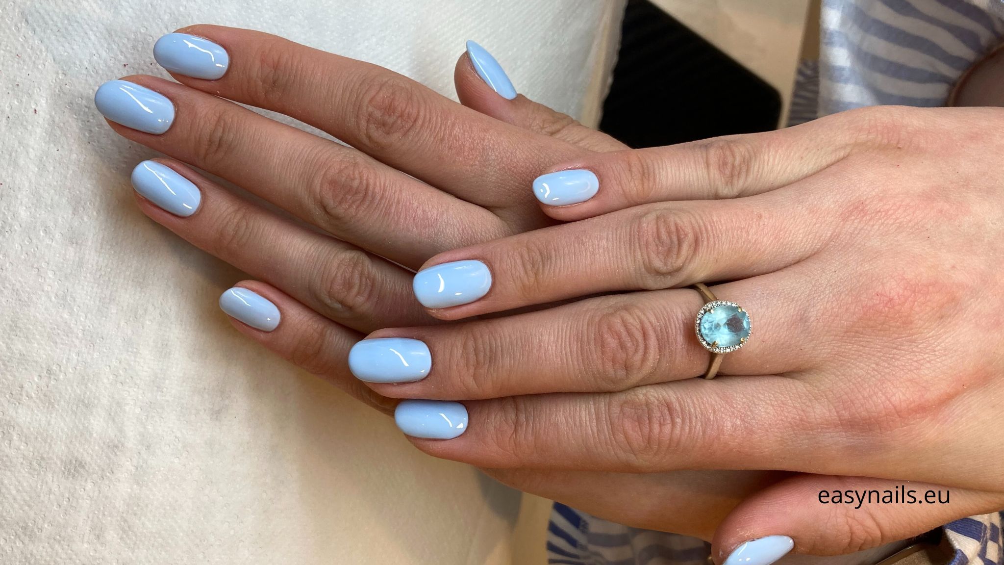 Blue Hybrid Nails: Freshness of the Sky and Lightness of the Sea Breeze