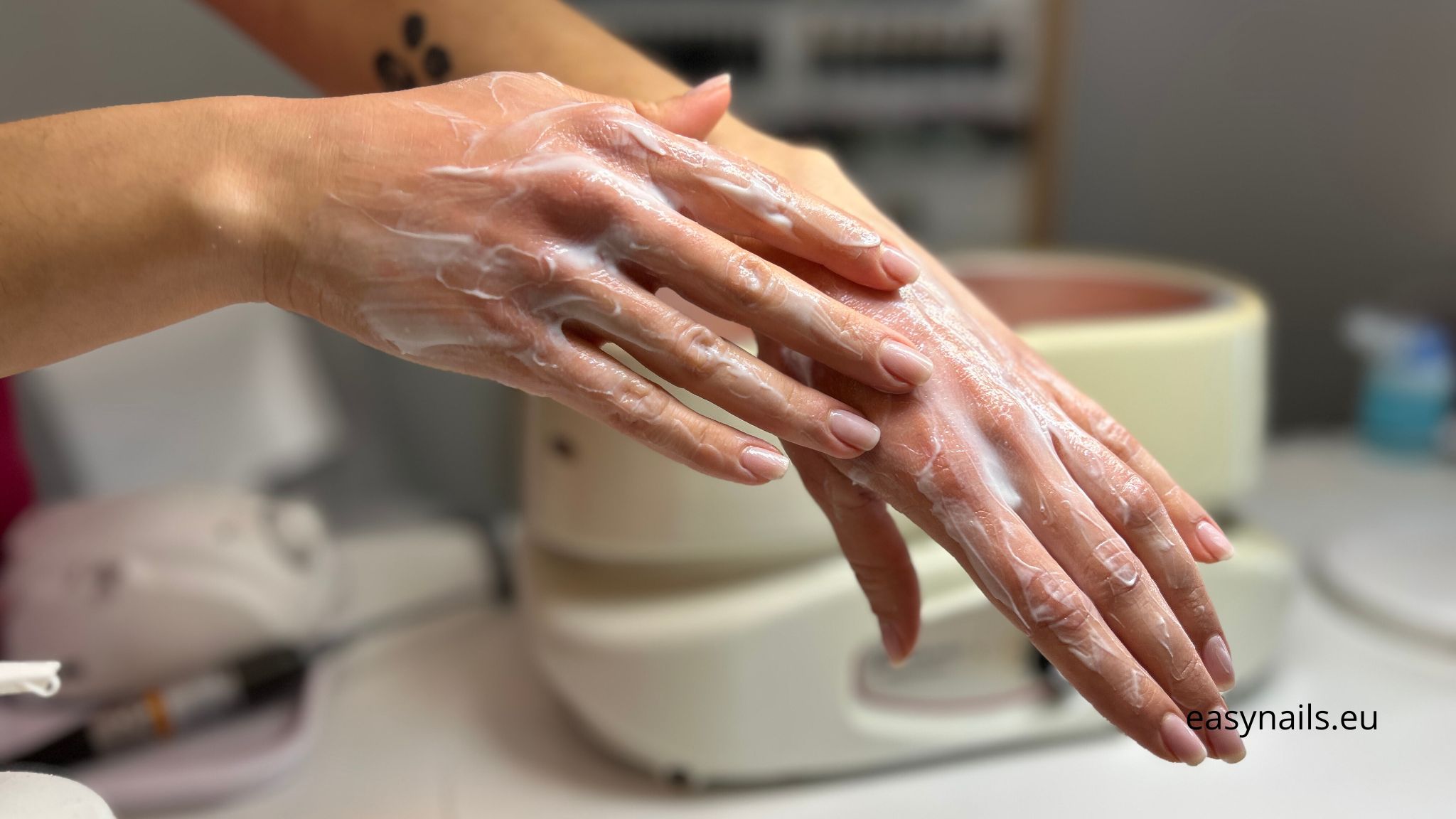 How to Perform a Hand Massage at Home