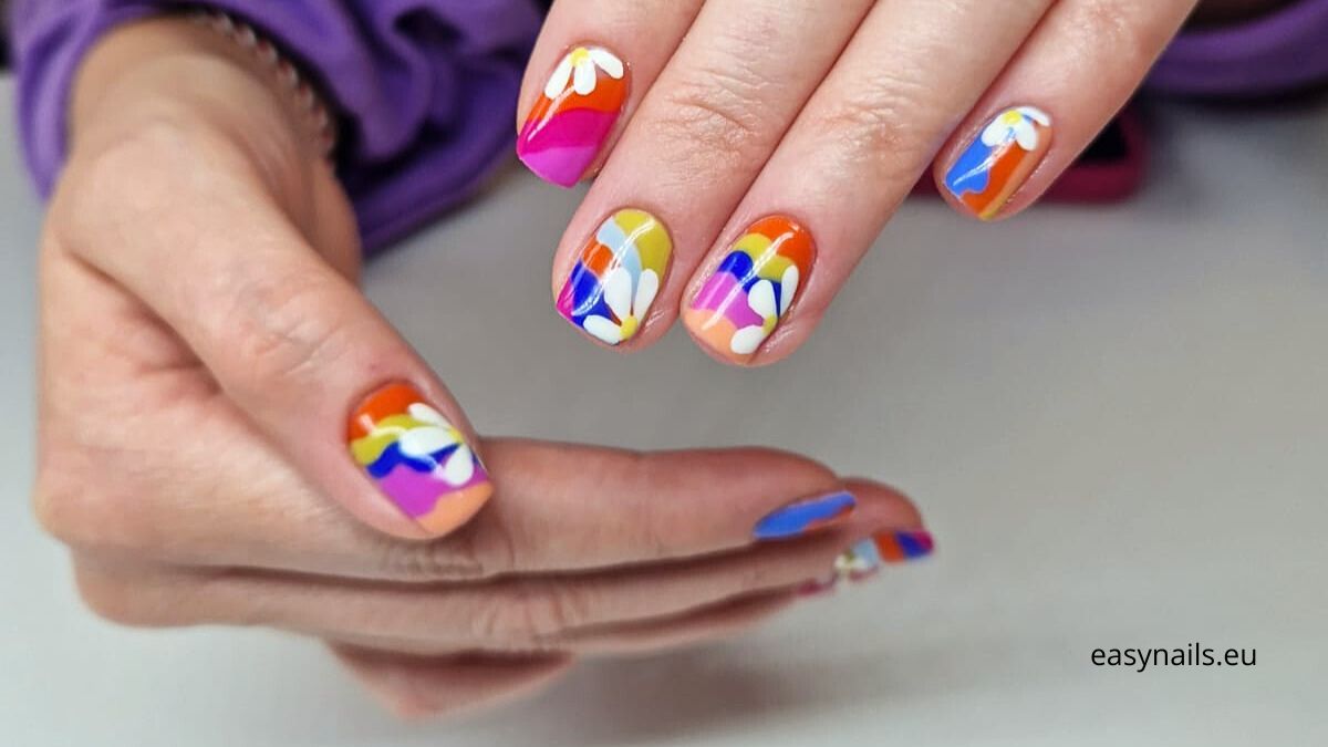 Summer Nails: Neon Colors and Tropical Patterns for a Vacation Look