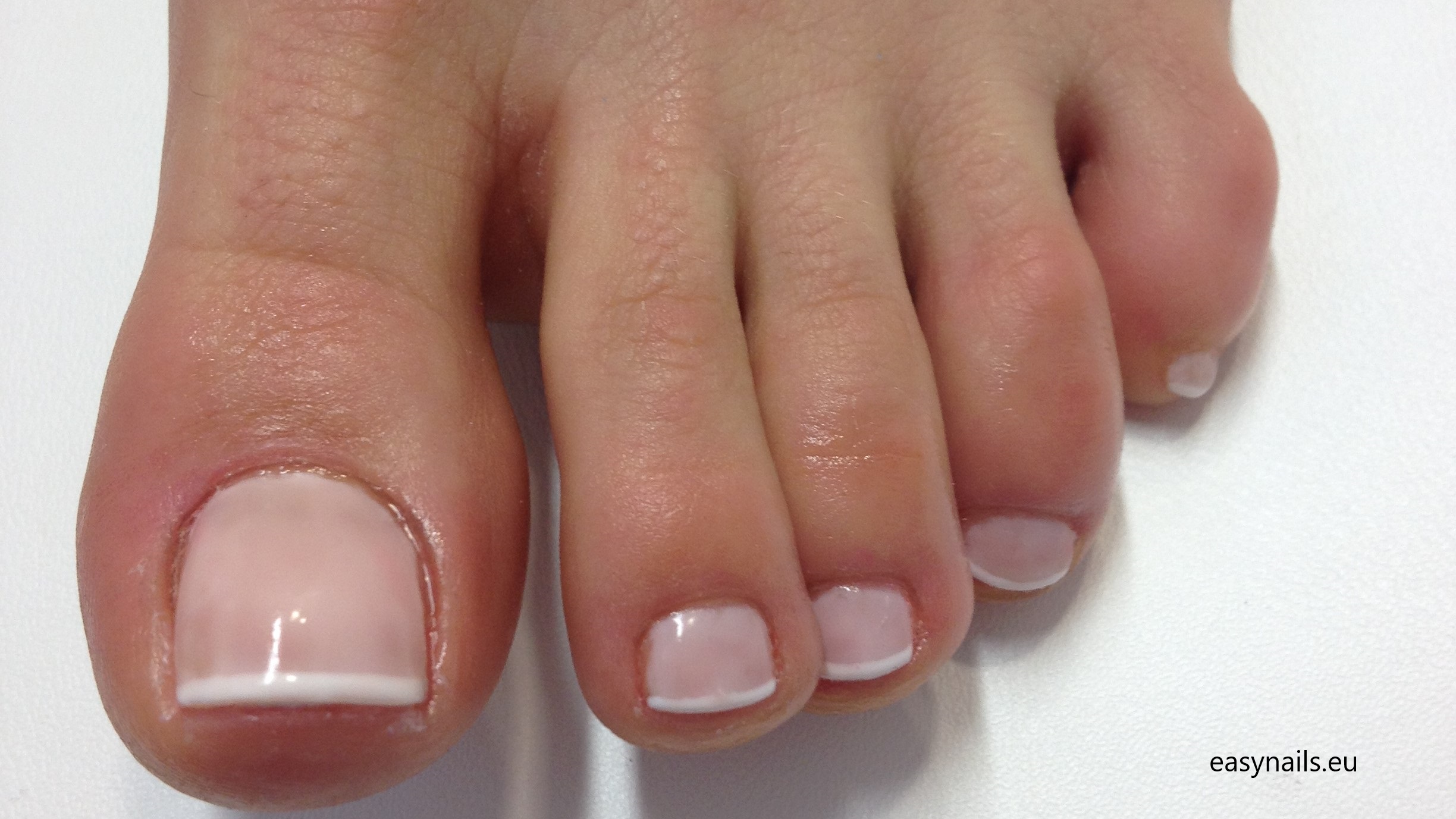 The Timeless Elegance of French Pedicure