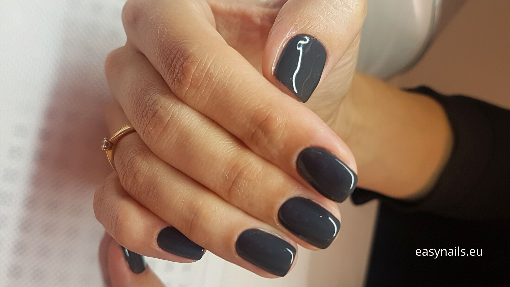 Gray Hybrid Nails: A Blend of Minimalist Chic and Modern Elegance