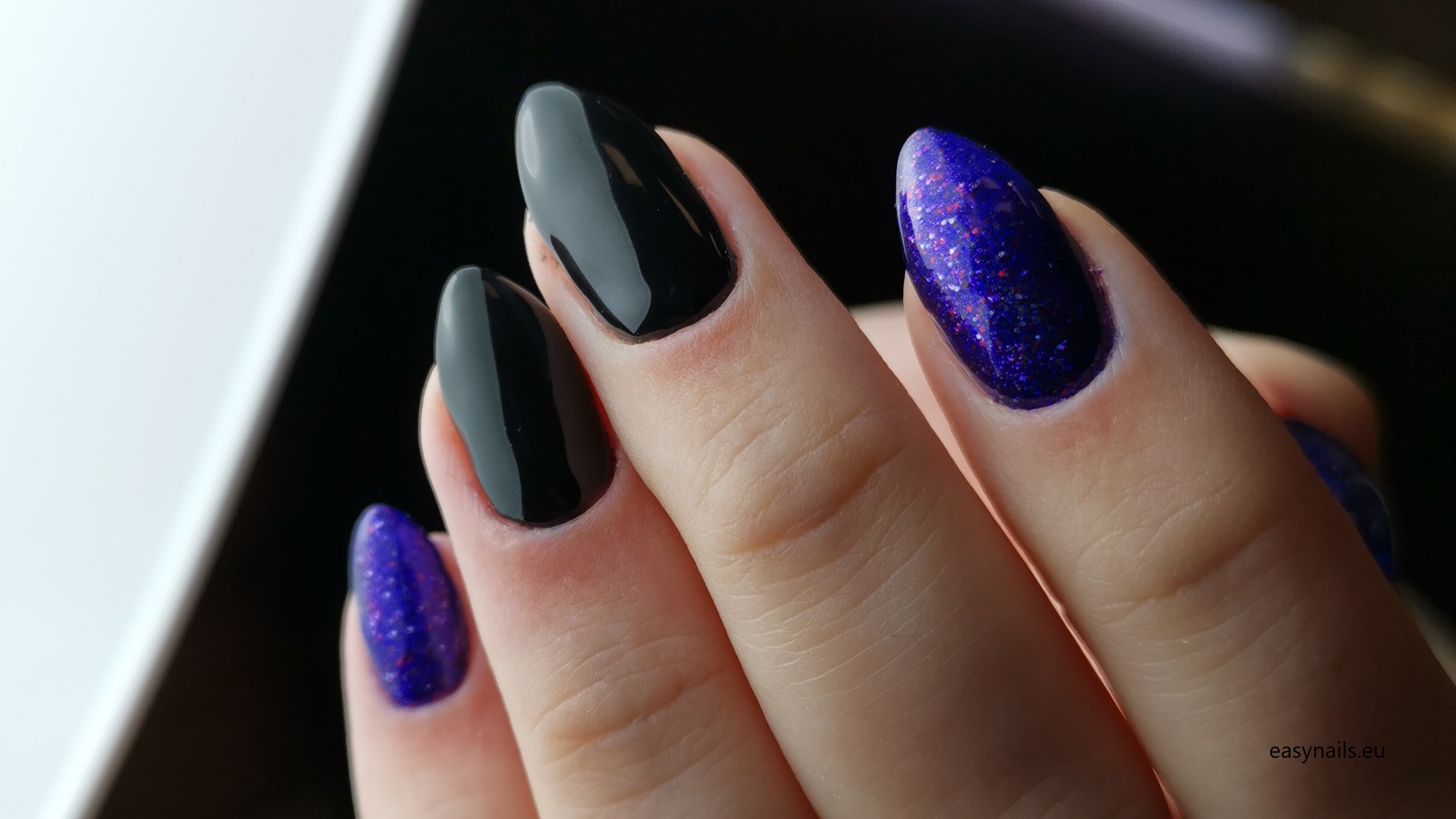 Two Tone Nails: Trendy Color Combinations You Must Try