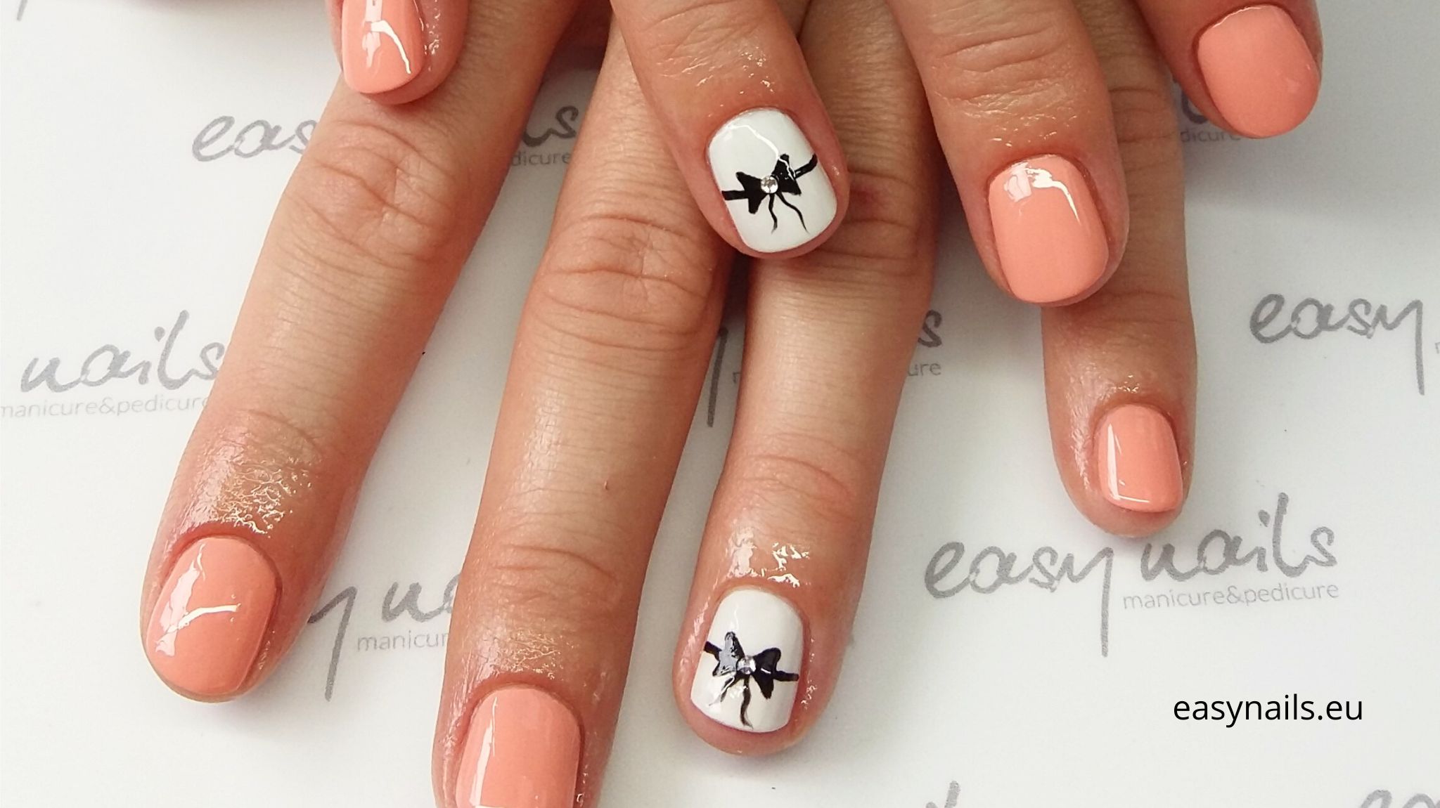 Bows on Nails: Cute and Stylish Decorations That Add Elegance to Any Outfit