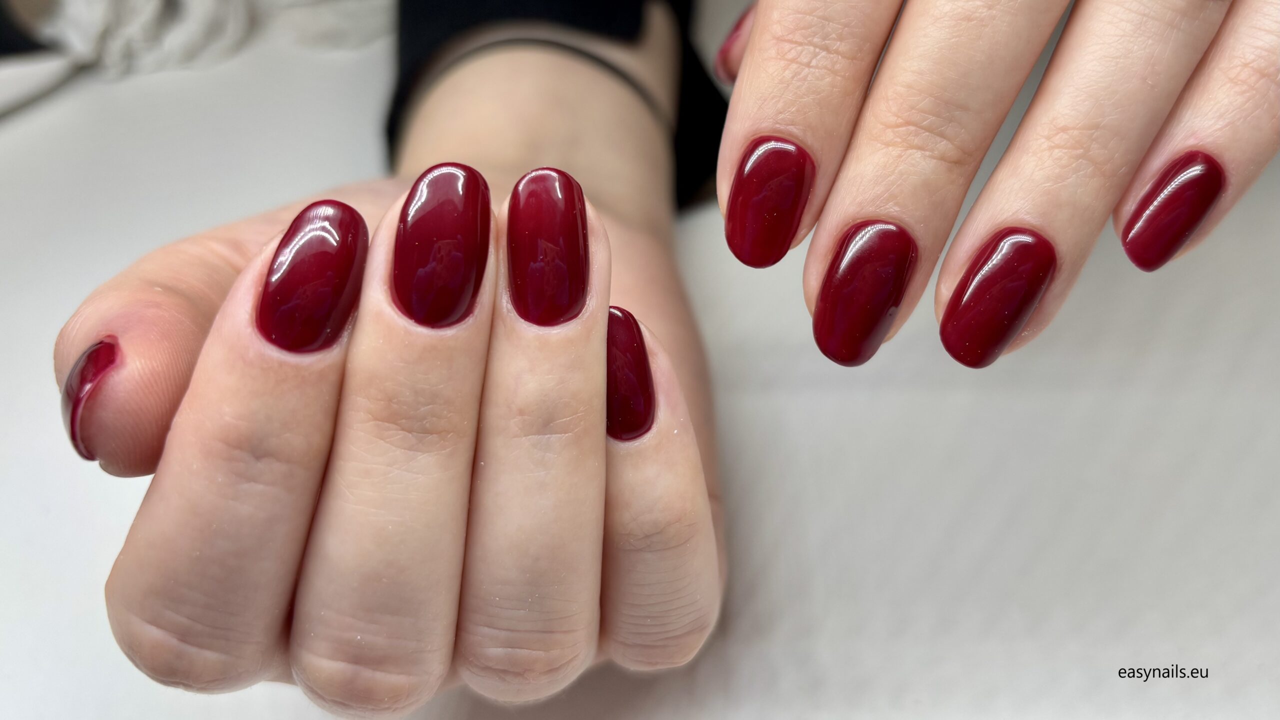 Red Manicure: Timeless Elegance and Inspiration