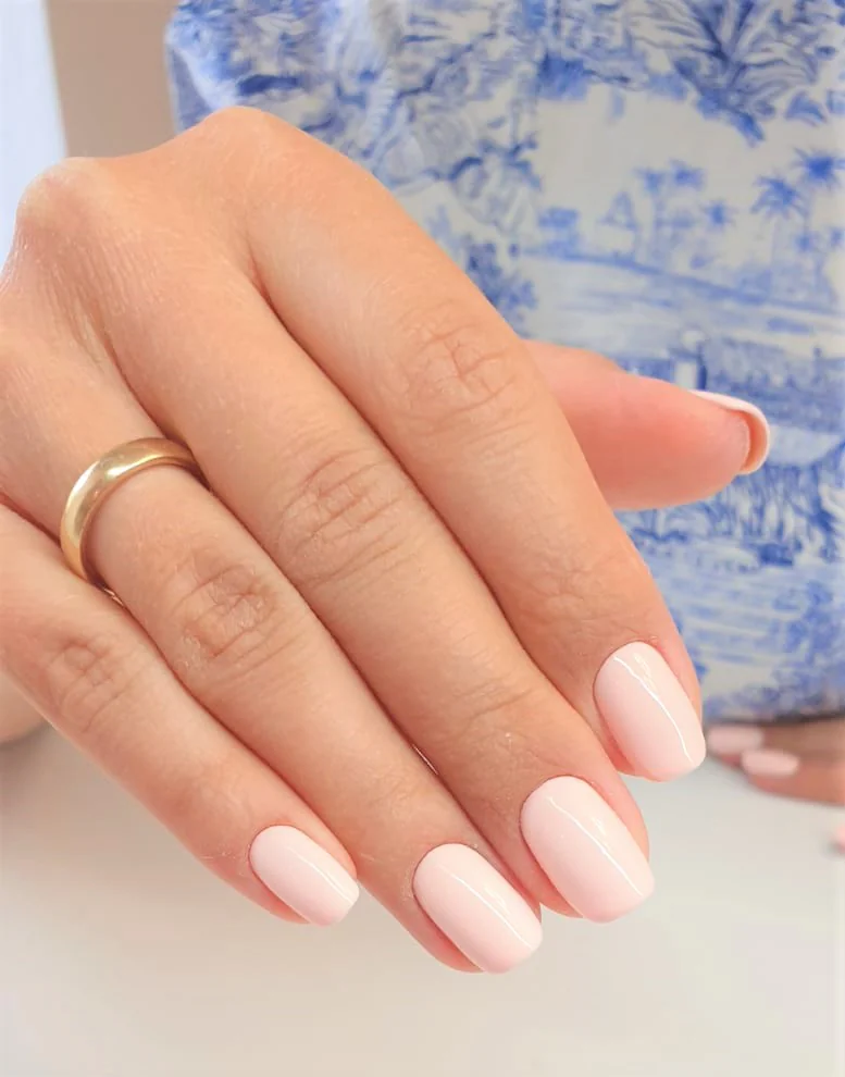 Manicure hybrydowy pastelowy