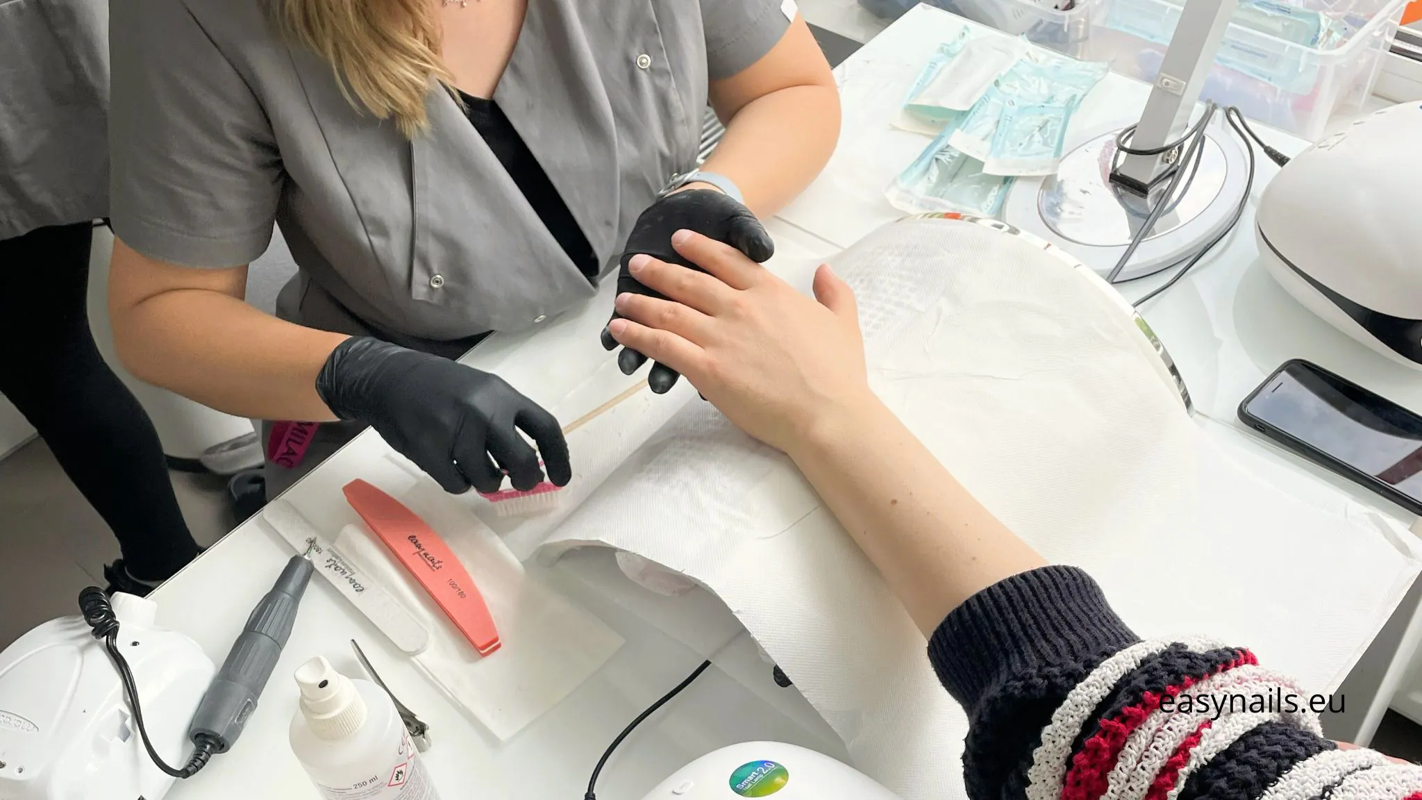 Men’s Guide to Nail Care: Taking Care of Hands and Feet