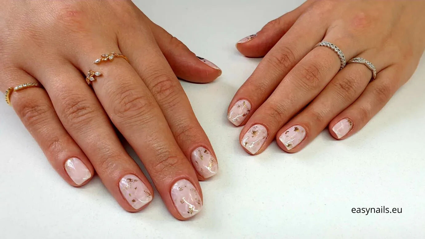 Luxurious Glow: Achieving Gold on Nails