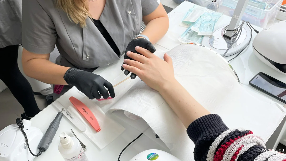 How to Properly File Nails to Avoid Splitting